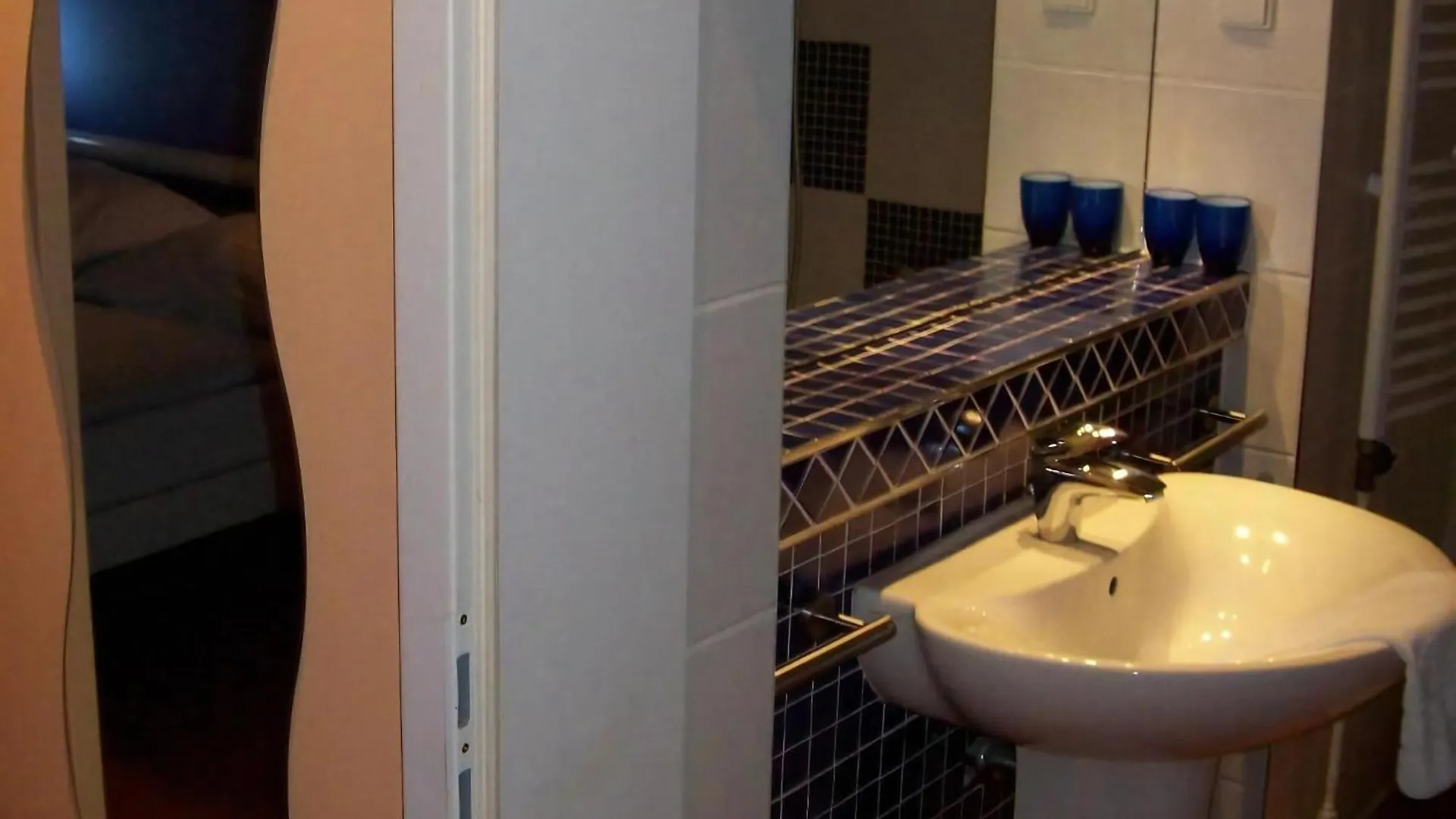 Apartment Stylische Ferienwohnung Mit Suedbalkon In Messenaehe Berlin Germany