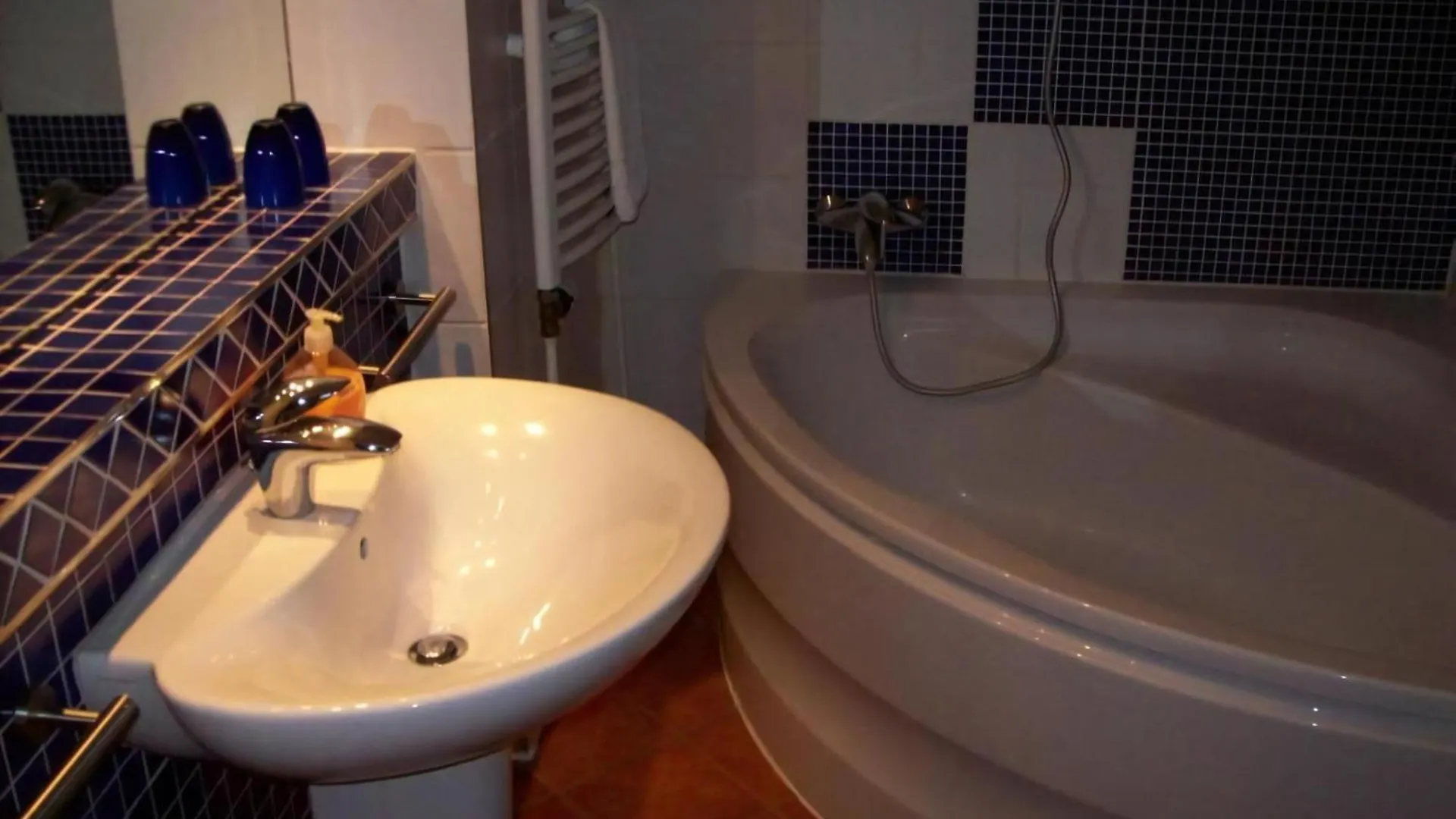 Apartment Stylische Ferienwohnung Mit Suedbalkon In Messenaehe Berlin